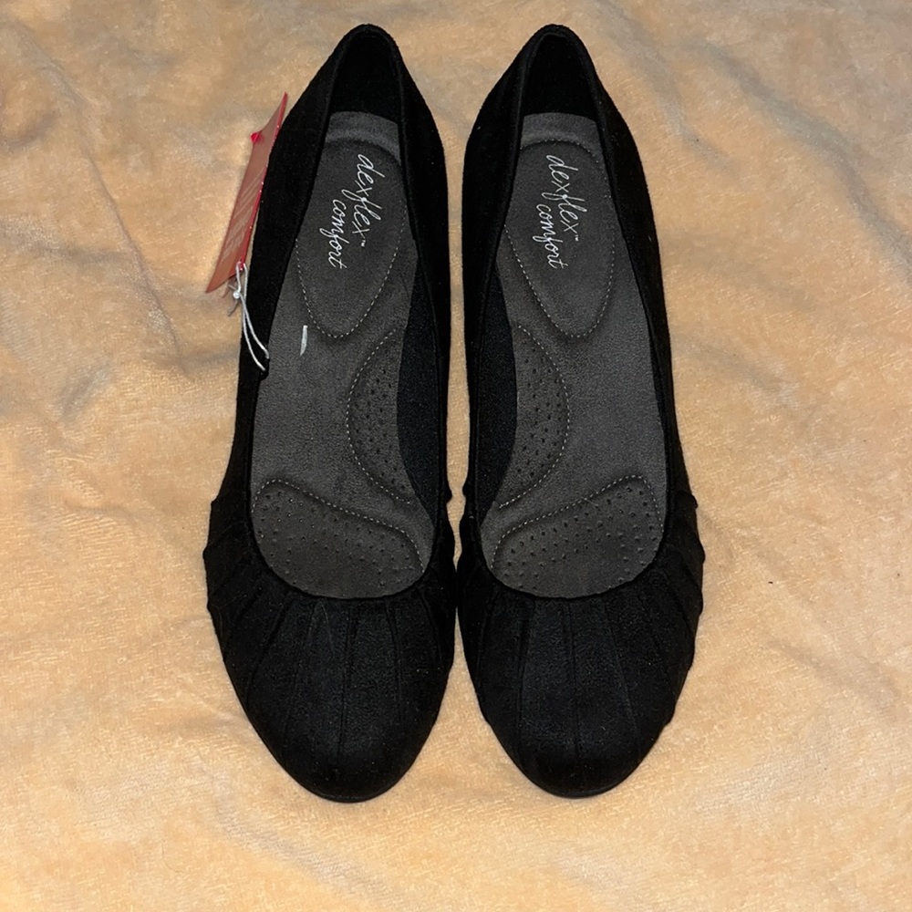 Black wedges